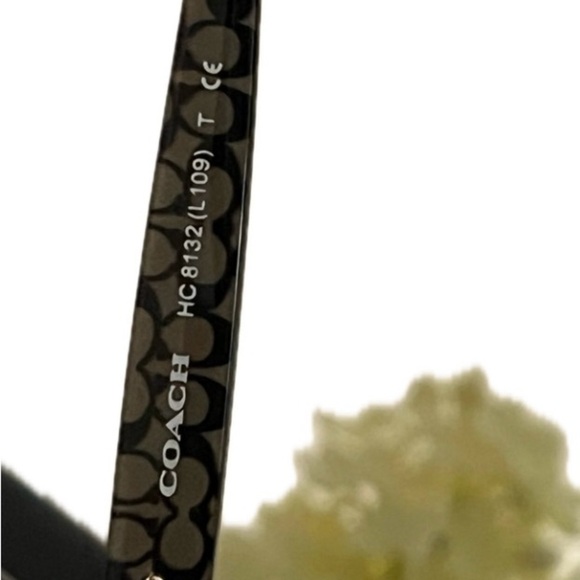 Coach Sunglasses W/ C Signature on Frames, incl. Coach Hardshell Case HC8132 - Picture 15 of 16